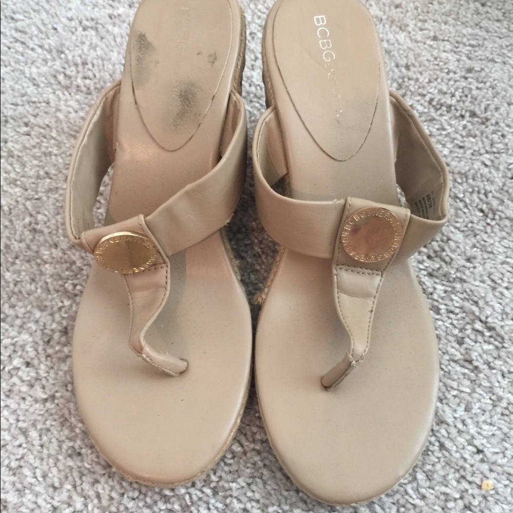 BCBG nude wedge 38
